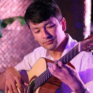 嗯,别,有人来买东西
